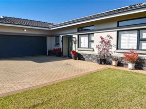 4 Bed Townhouse in Eastland Mature Lifestyle Estate