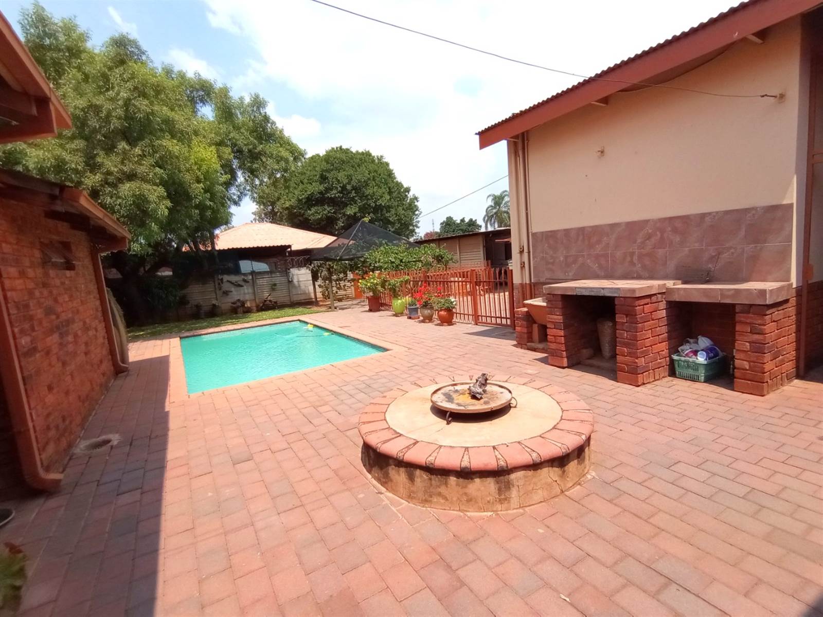6 Bed House in Pretoria North photo number 28