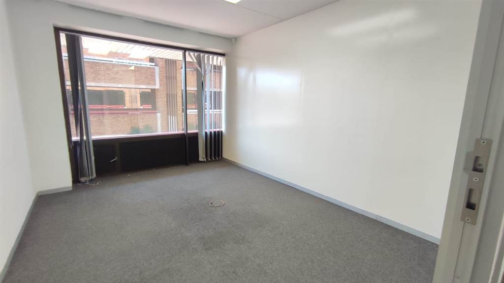 406  m² Commercial space in Bedfordview photo number 15