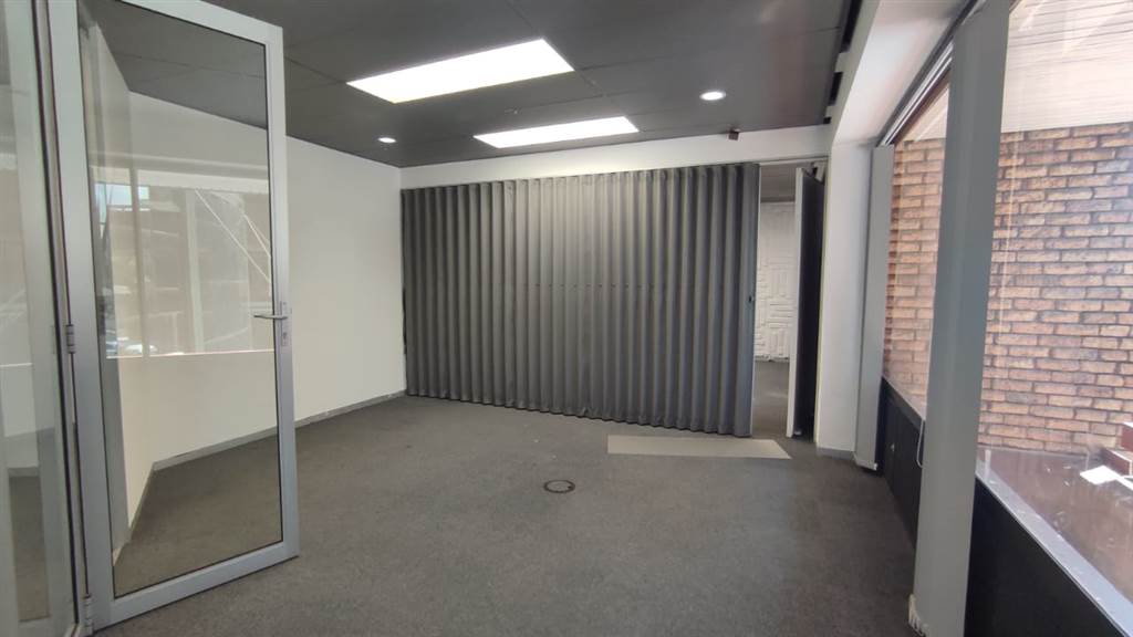406  m² Commercial space in Bedfordview photo number 24