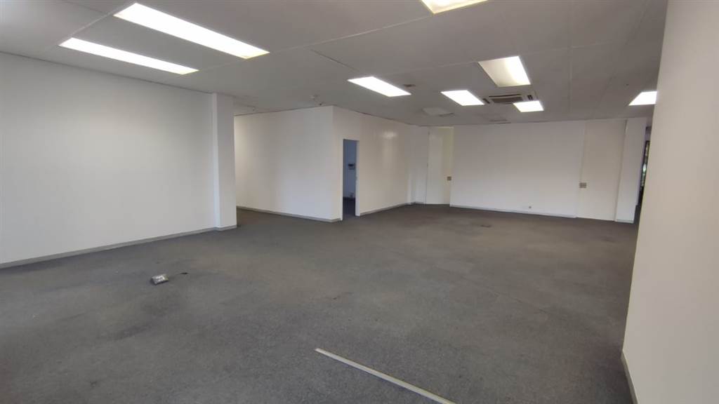 406  m² Commercial space in Bedfordview photo number 14