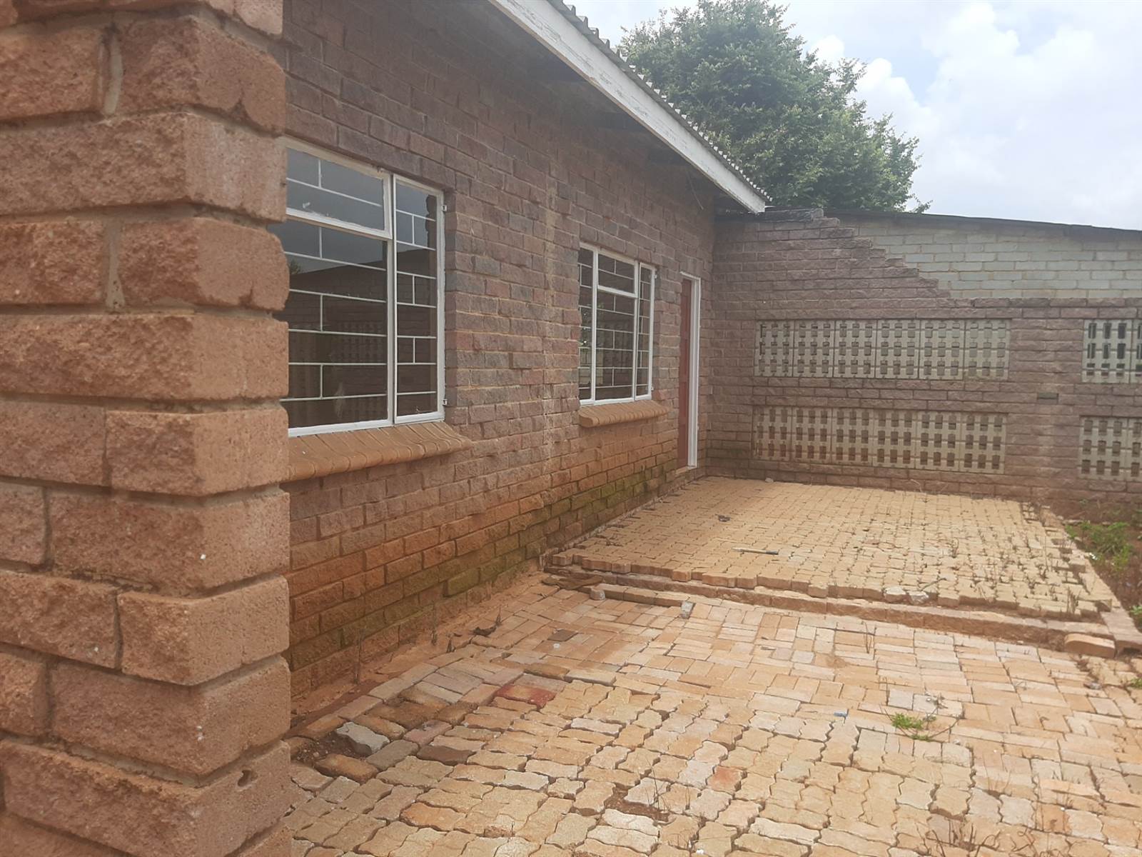 2100  m² Commercial space in Hartbeesfontein photo number 10