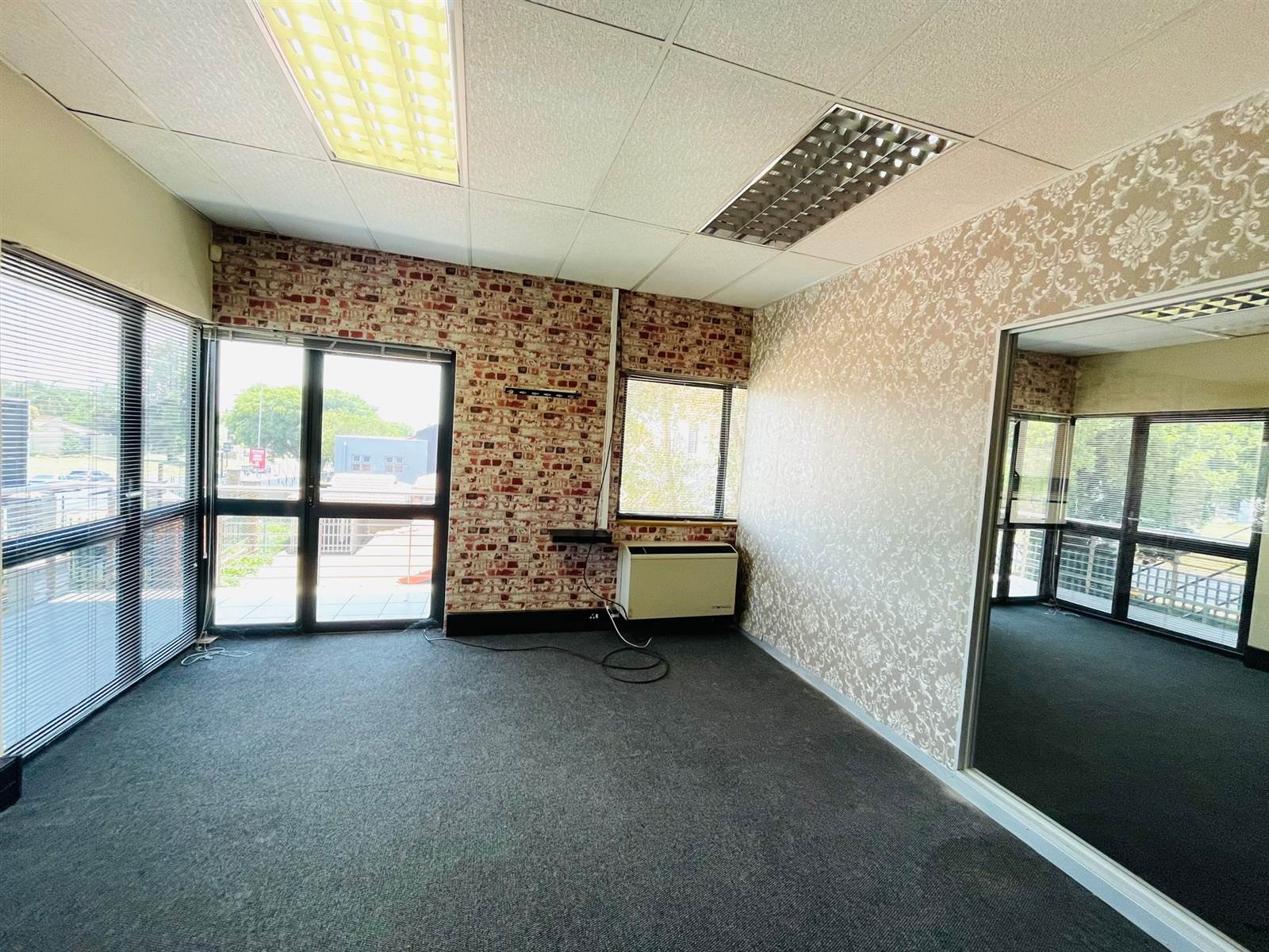 216  m² Commercial space in Morningside photo number 3