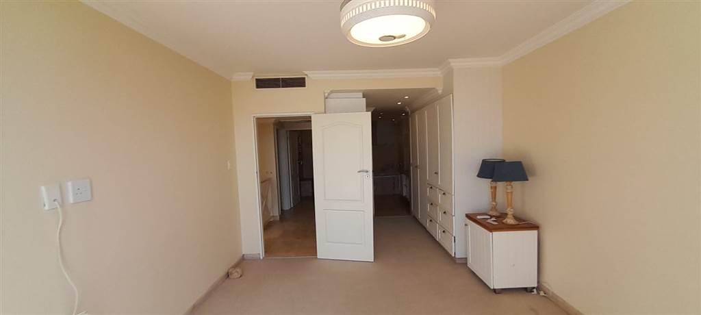 4 Bed Townhouse in Umhlanga Rocks photo number 18