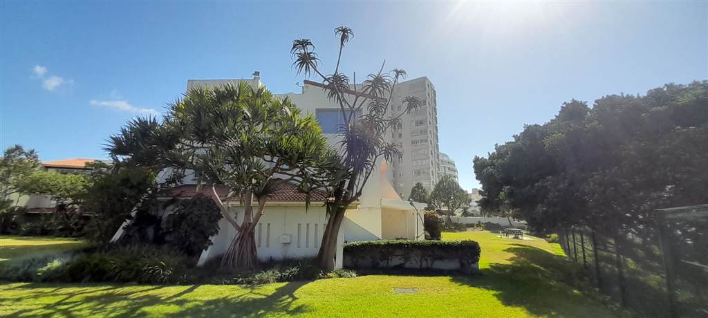 4 Bed Townhouse in Umhlanga Rocks photo number 23