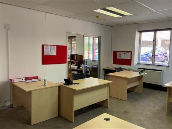 120  m² Office Space in Greenstone Hill