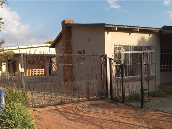 7 Bed House in Rensburg