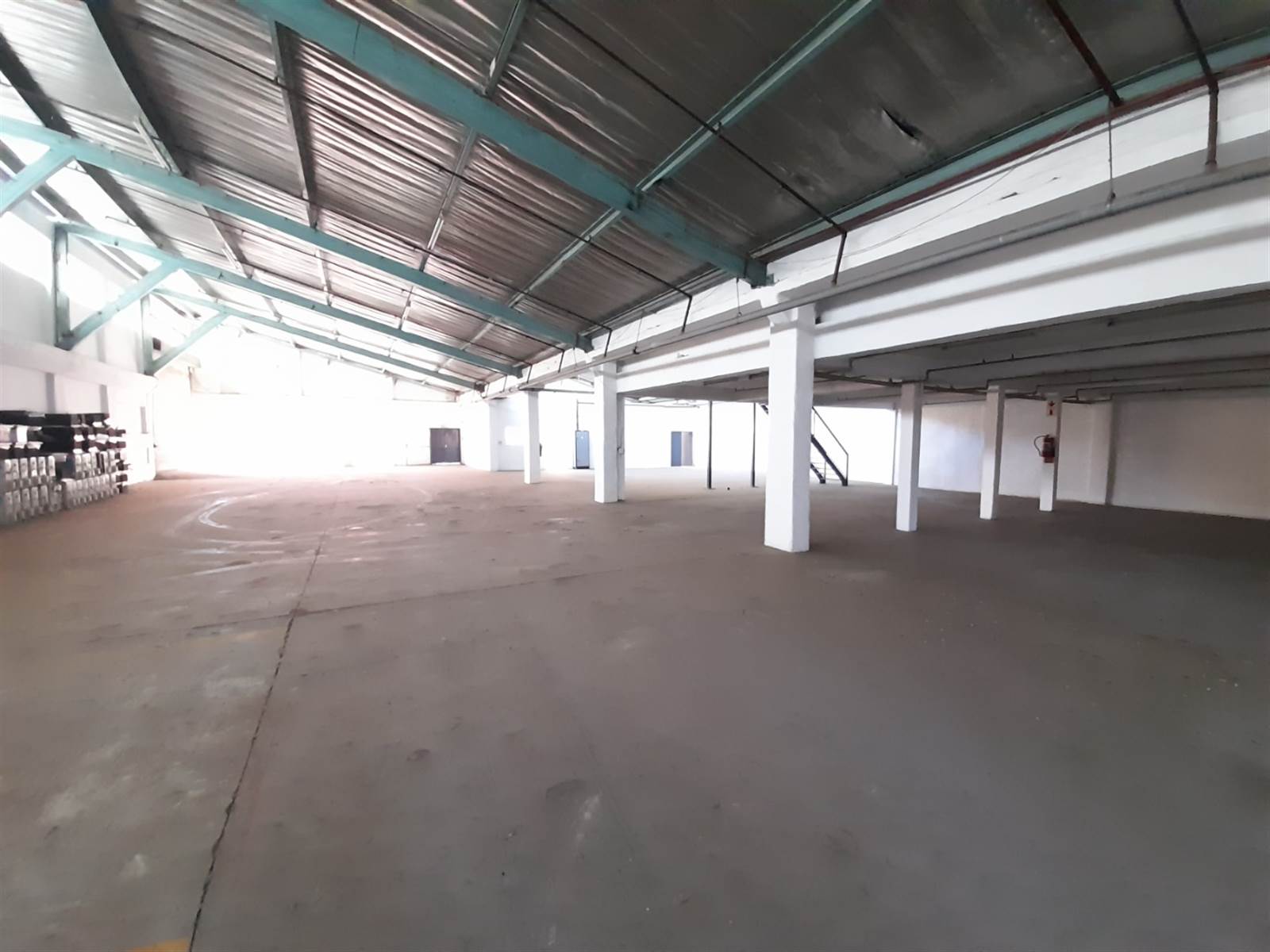 1125  m² Commercial space in Steeledale photo number 4