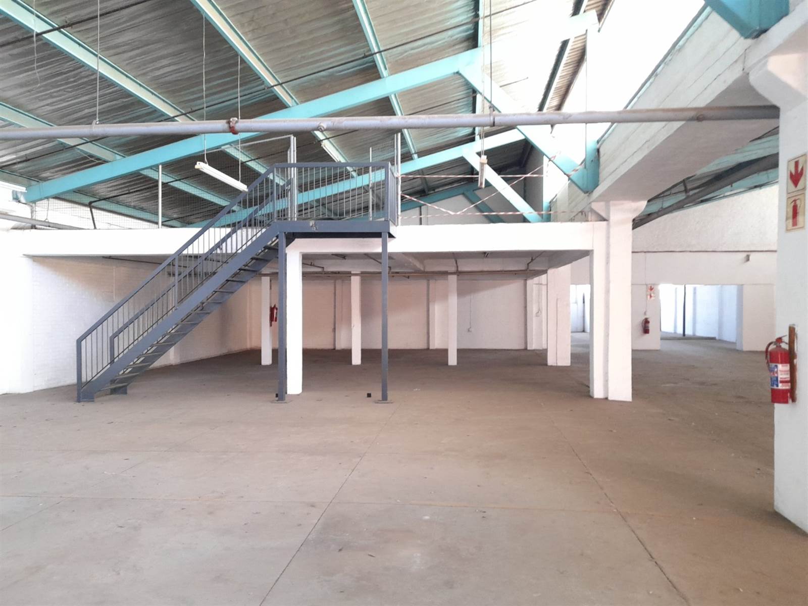 1125  m² Commercial space in Steeledale photo number 6
