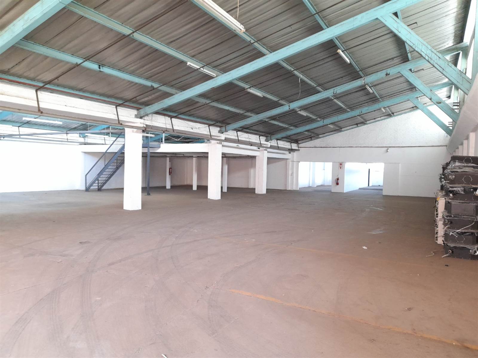 1125  m² Commercial space in Steeledale photo number 12