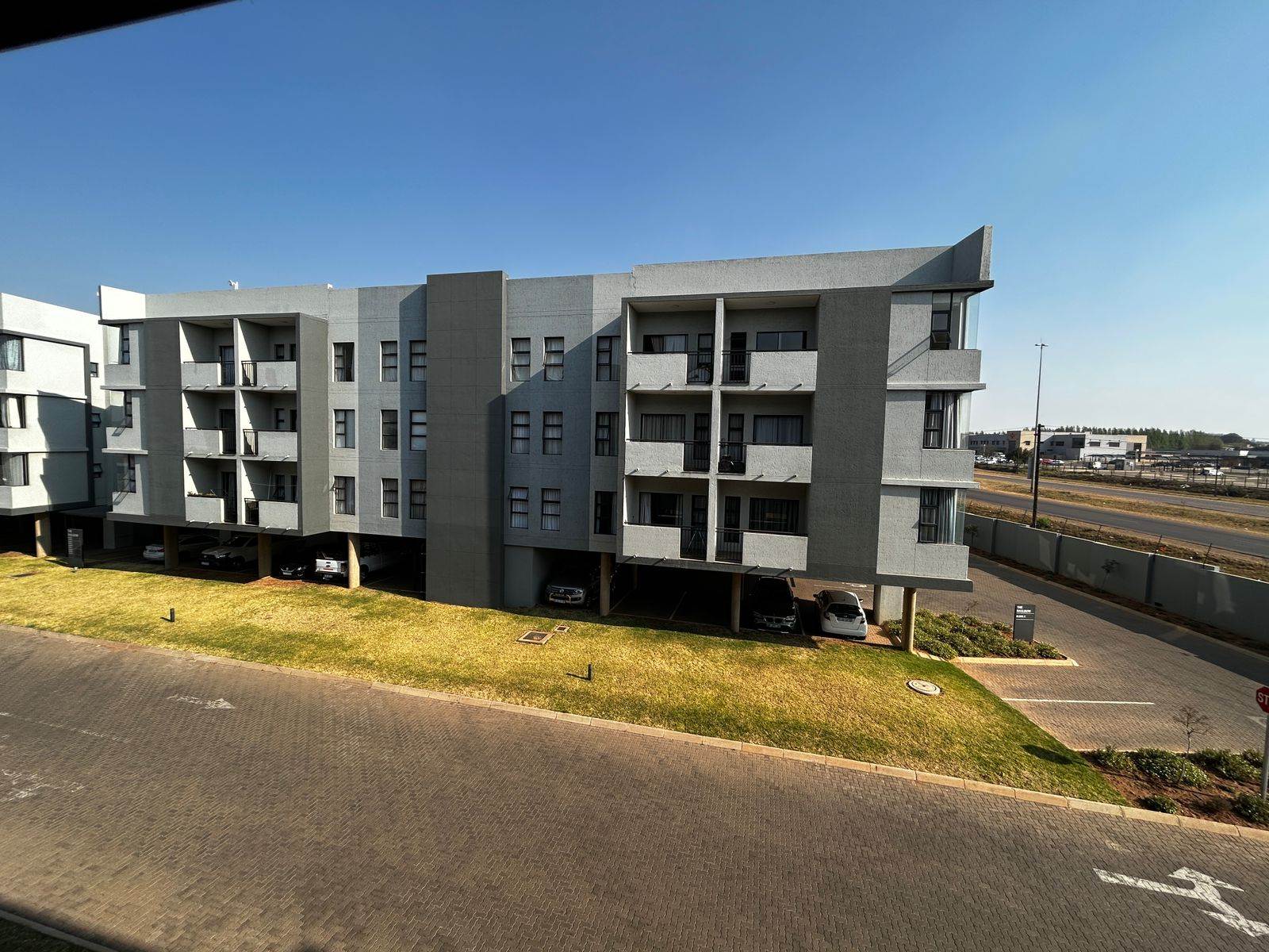 2 Bed Apartment in Raslouw photo number 1