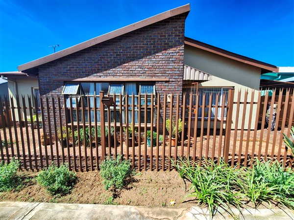 4 Bedroom House 4 Bedroom House
