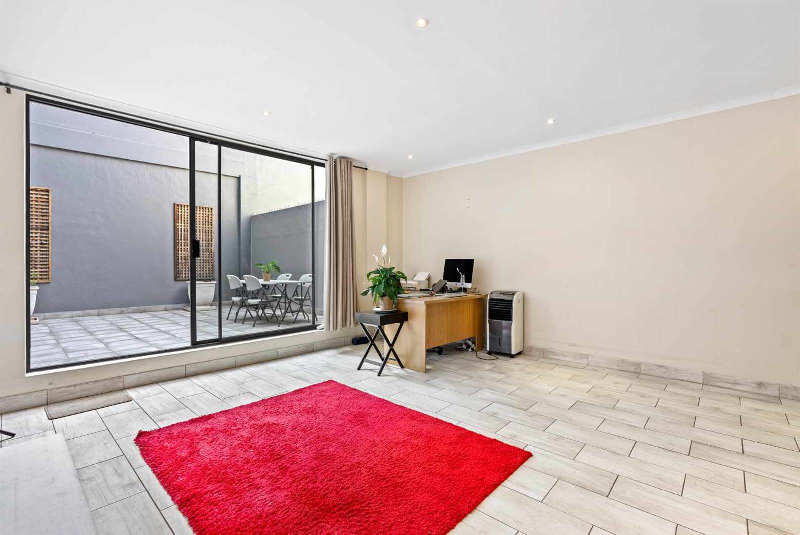 2 Bed Apartment in Cape Town City Centre photo number 5