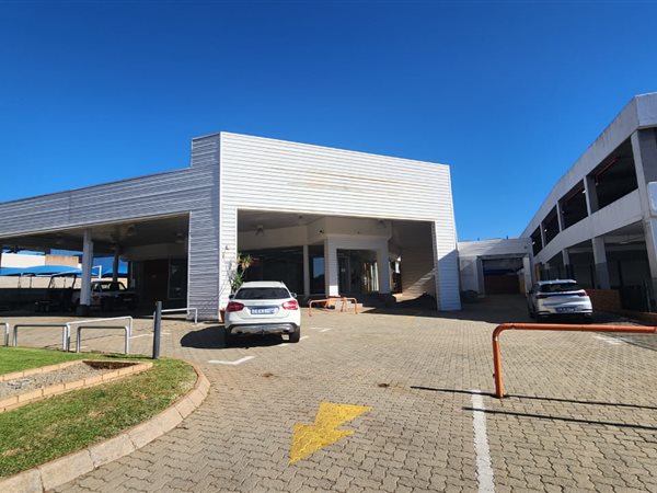 1234  m² Commercial space