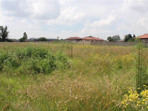 4 047 m² Land