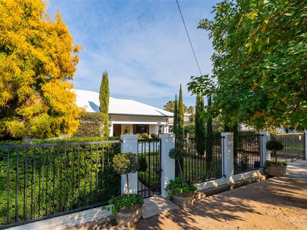 5 Bedroom House 5 Bedroom House