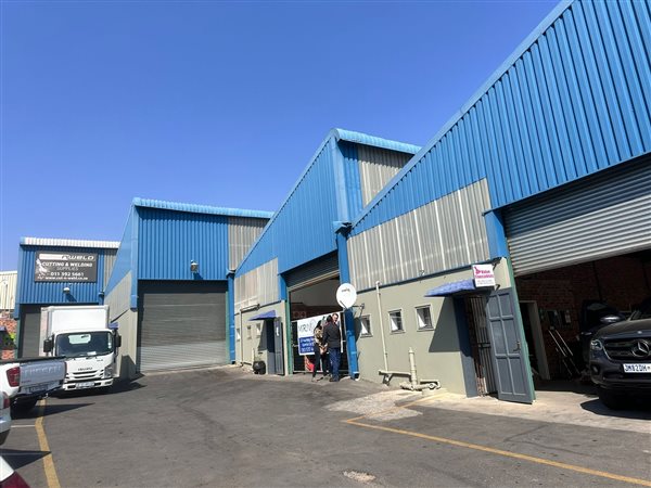 400  m² Industrial space