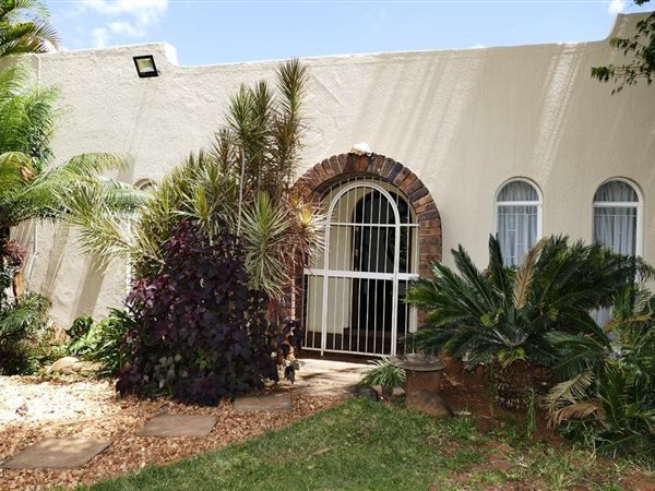 4 Bed House in Sterpark