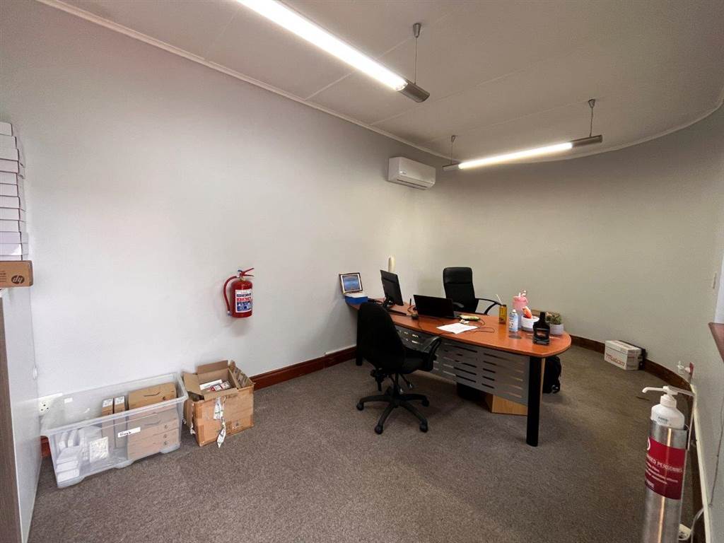 207  m² Commercial space in Walmer photo number 3