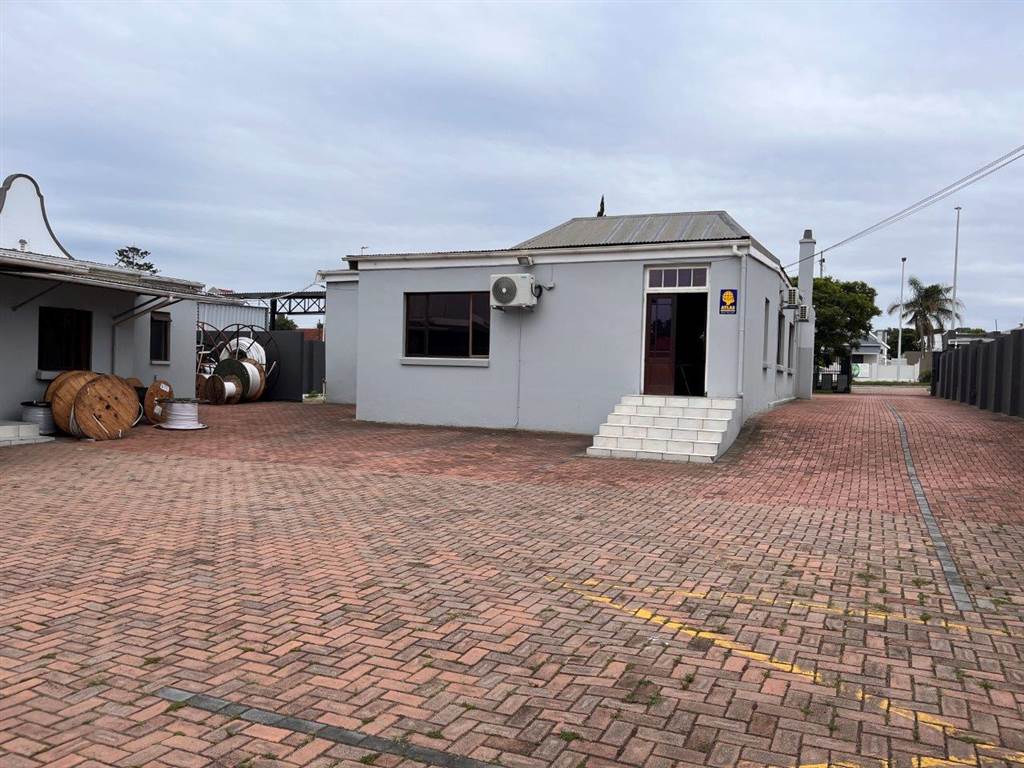 207  m² Commercial space in Walmer photo number 17