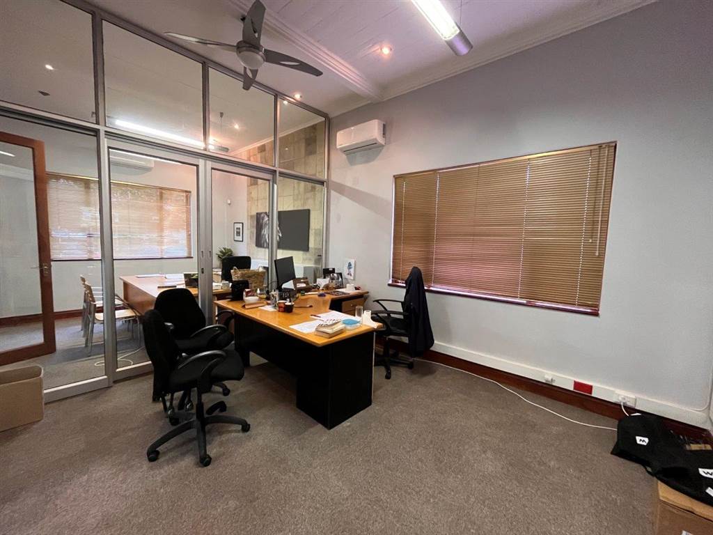 207  m² Commercial space in Walmer photo number 6
