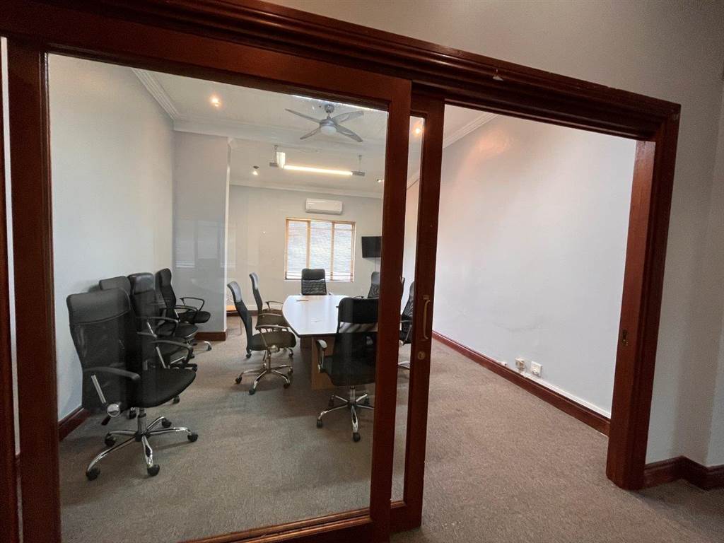 207  m² Commercial space in Walmer photo number 7