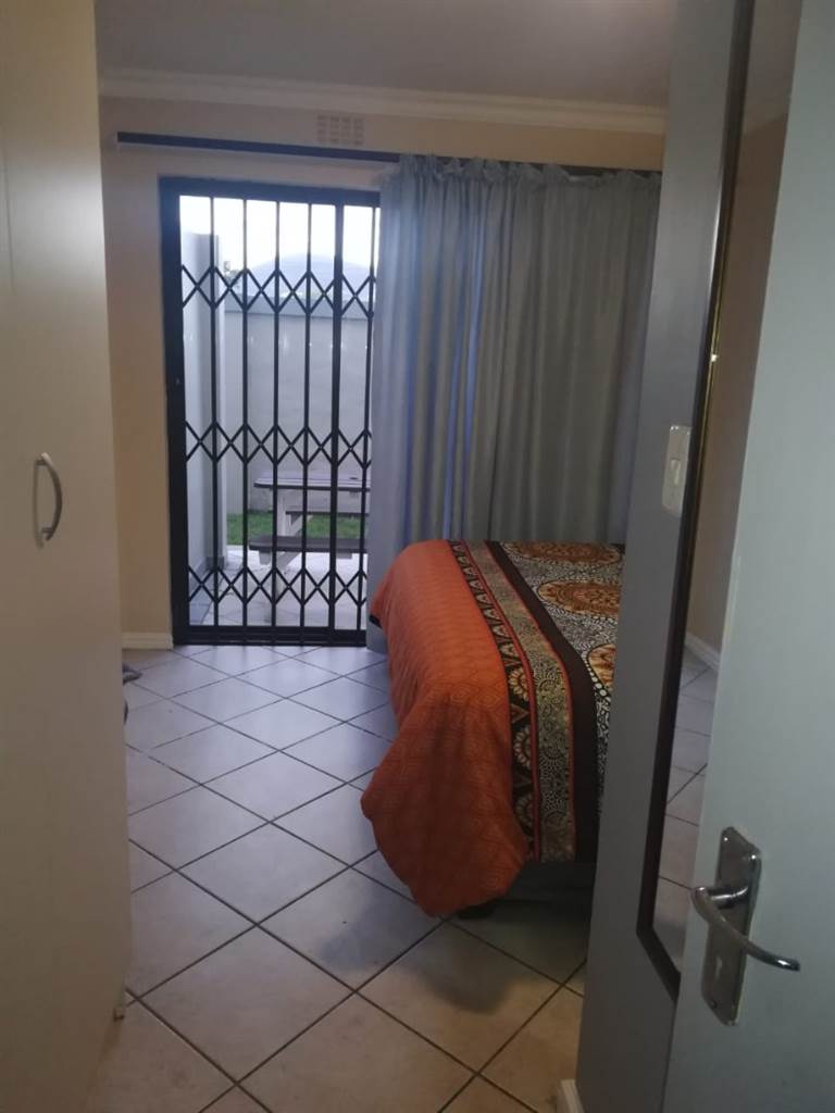 1 Bed Apartment in Parow Valley photo number 3