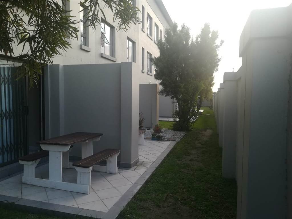 1 Bed Apartment in Parow Valley photo number 11