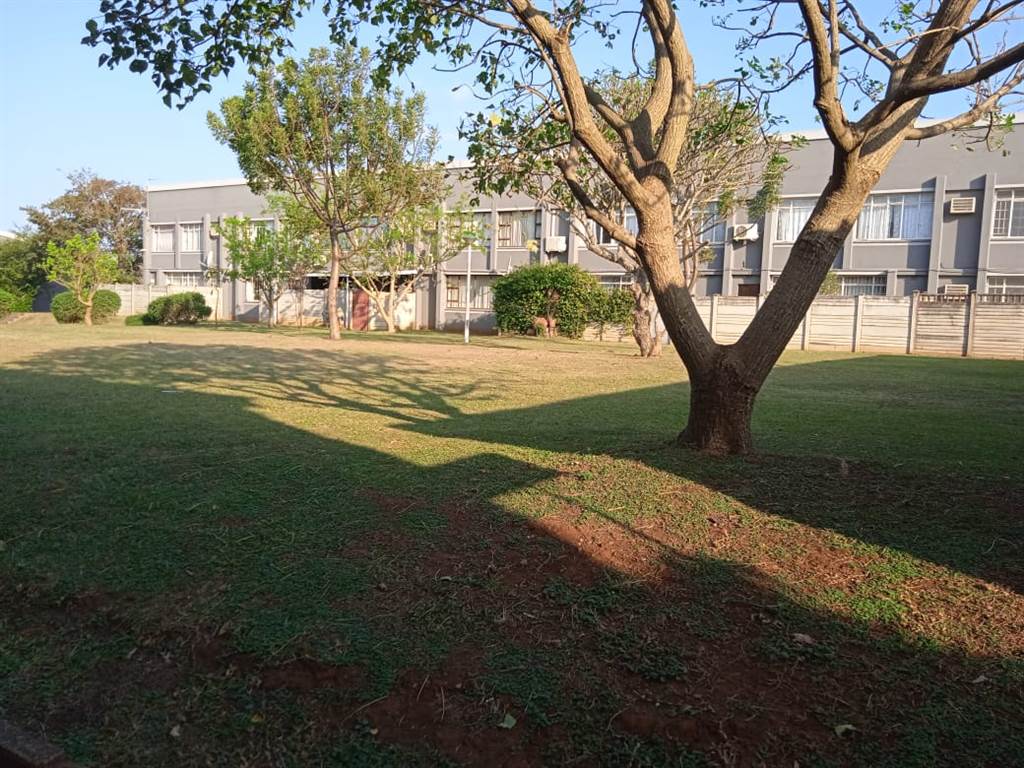 1 Bed Townhouse in Empangeni Central photo number 25