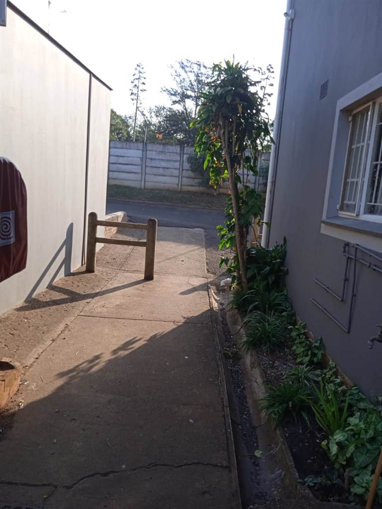 1 Bed Townhouse in Empangeni Central photo number 23