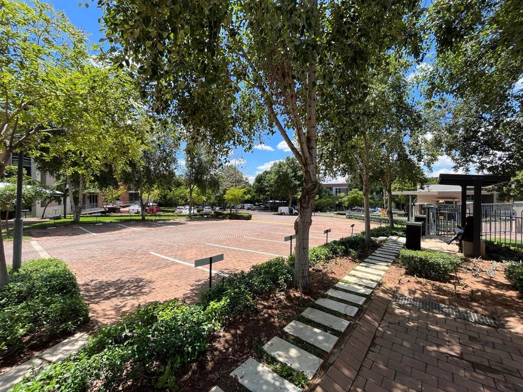 674  m² Commercial space in Bryanston photo number 3