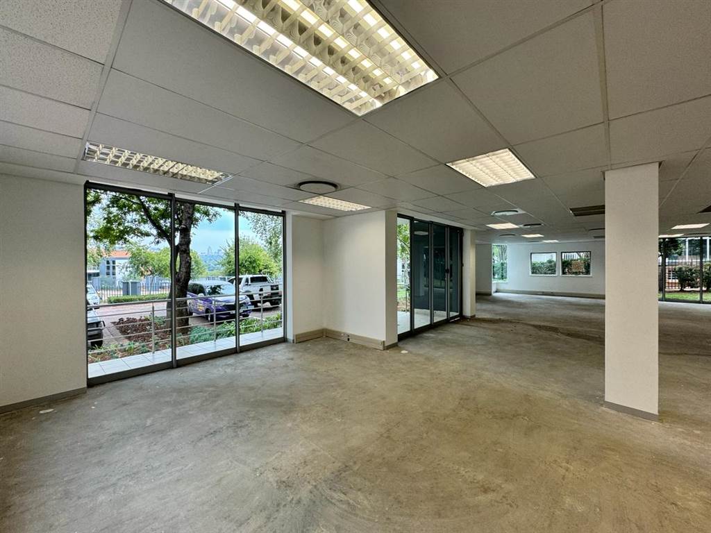 674  m² Commercial space in Bryanston photo number 11