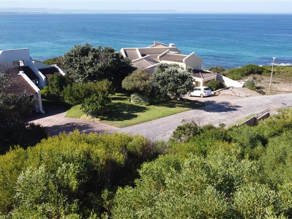 768 m² Land available in St Francis On Sea