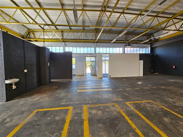 386  m² Industrial space