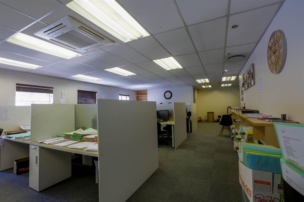 182  m² Office Space in Pinelands photo number 2