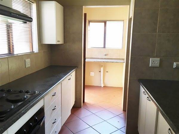 3 Bed Townhouse in Centurion Golf Estate photo number 16