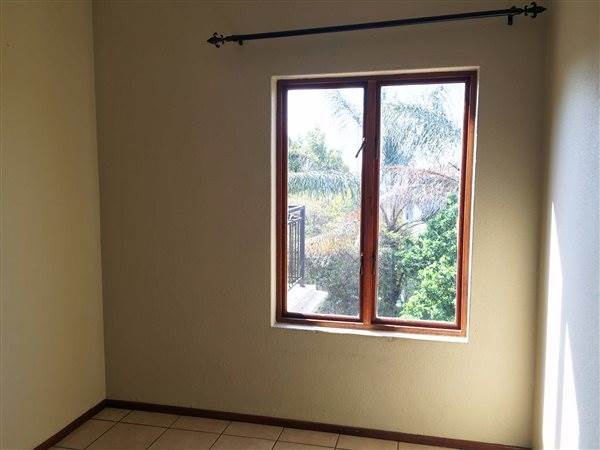 3 Bed Townhouse in Centurion Golf Estate photo number 14