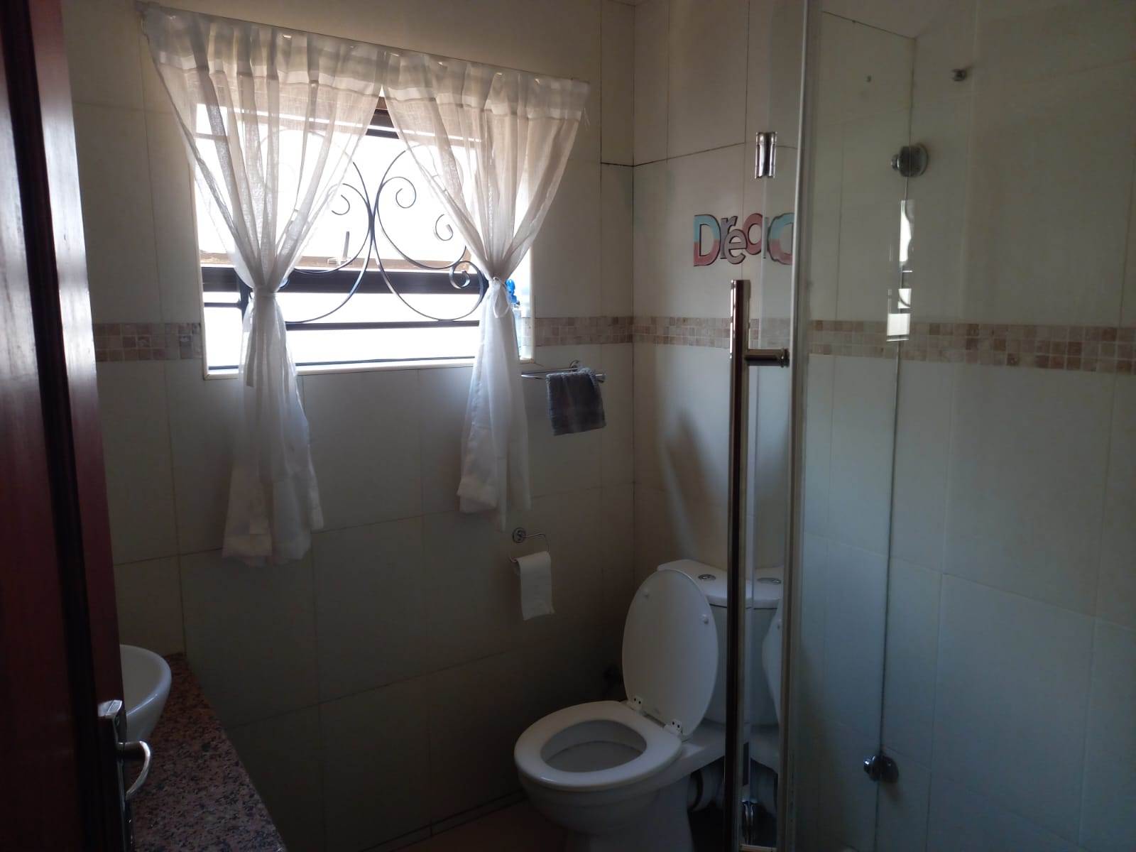 4 Bed Apartment in Greenstone Hill photo number 19