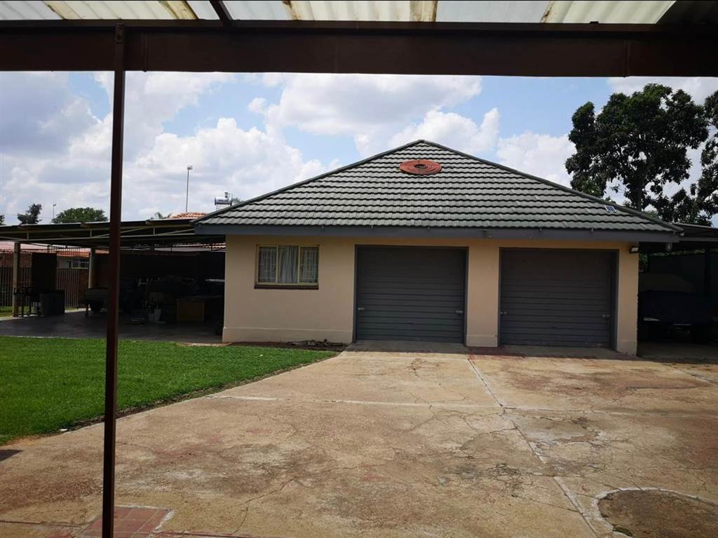 5 Bed House in Modimolle photo number 25