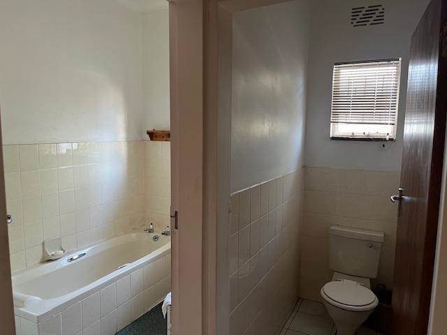 4 Bed House in Avondale photo number 15