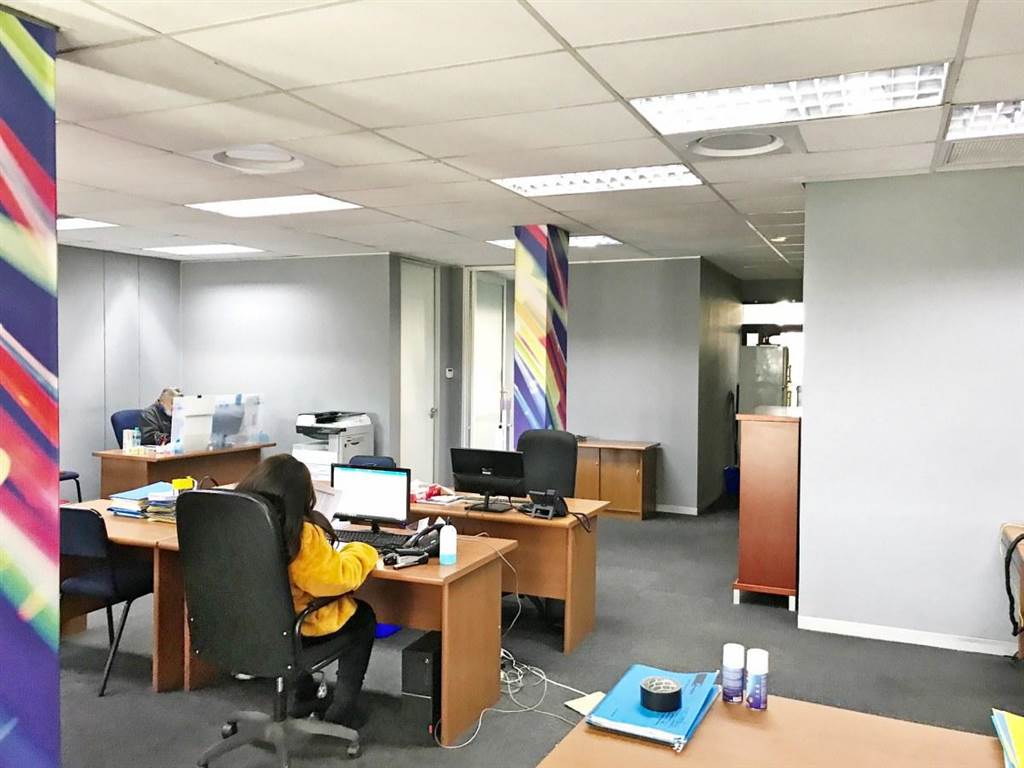 152  m² Office Space in Bedfordview photo number 10