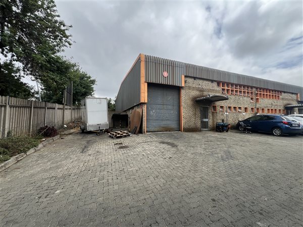 407  m² Industrial space