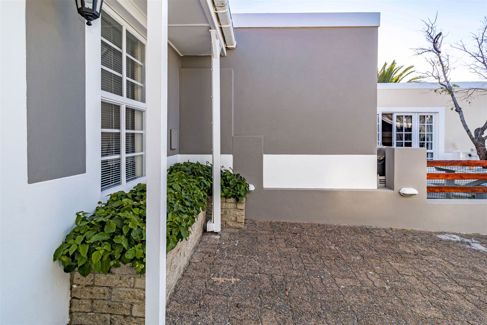 2 Bed Townhouse in Gordons Bay Central photo number 4