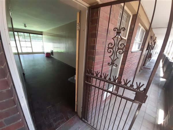 1 Bedroom Flat 1 Bedroom Flat