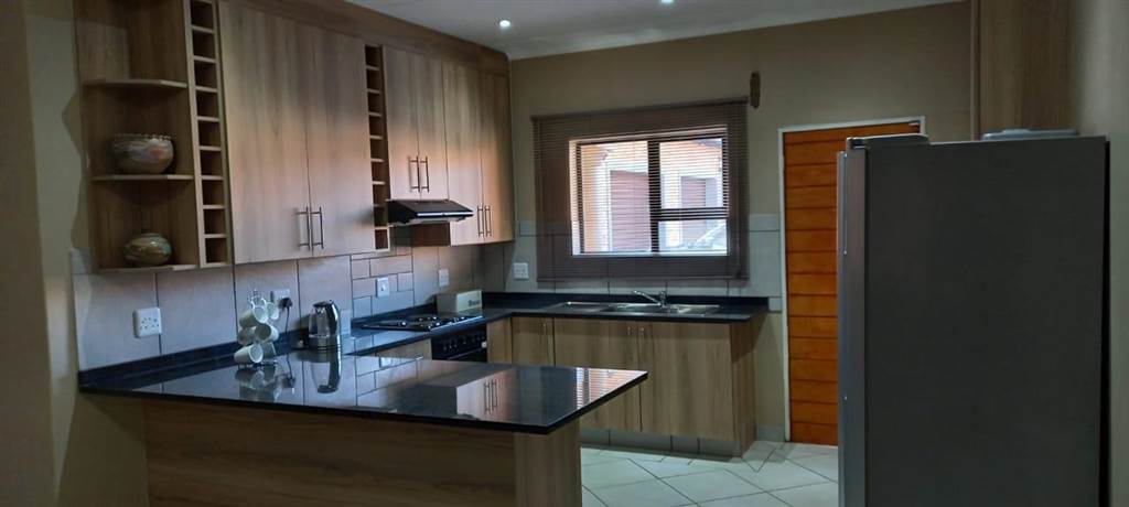 3 Bed Townhouse in Riversdale photo number 27
