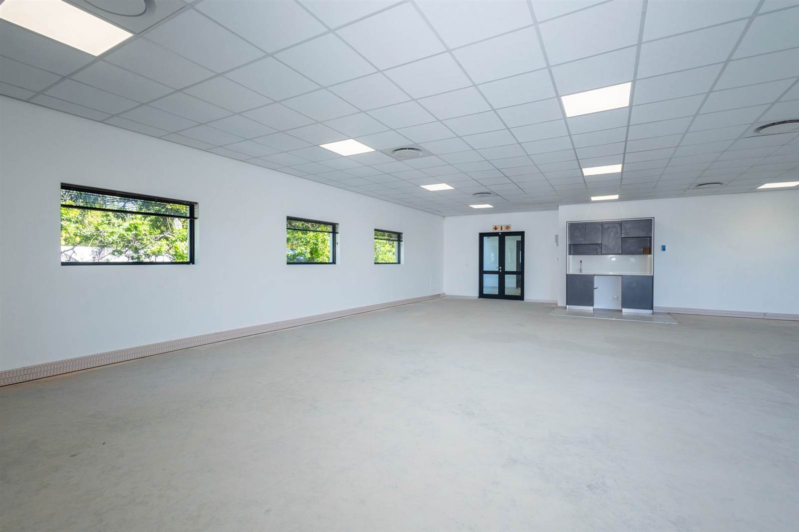 169  m² Office Space in Wellway Park photo number 7
