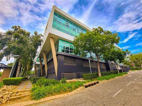 401  m² Commercial space