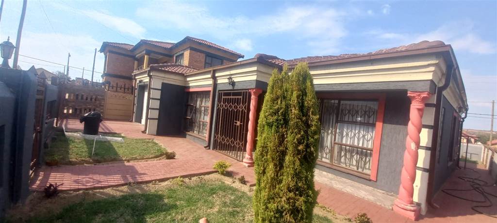 4 Bed House in Kwaguqa photo number 17