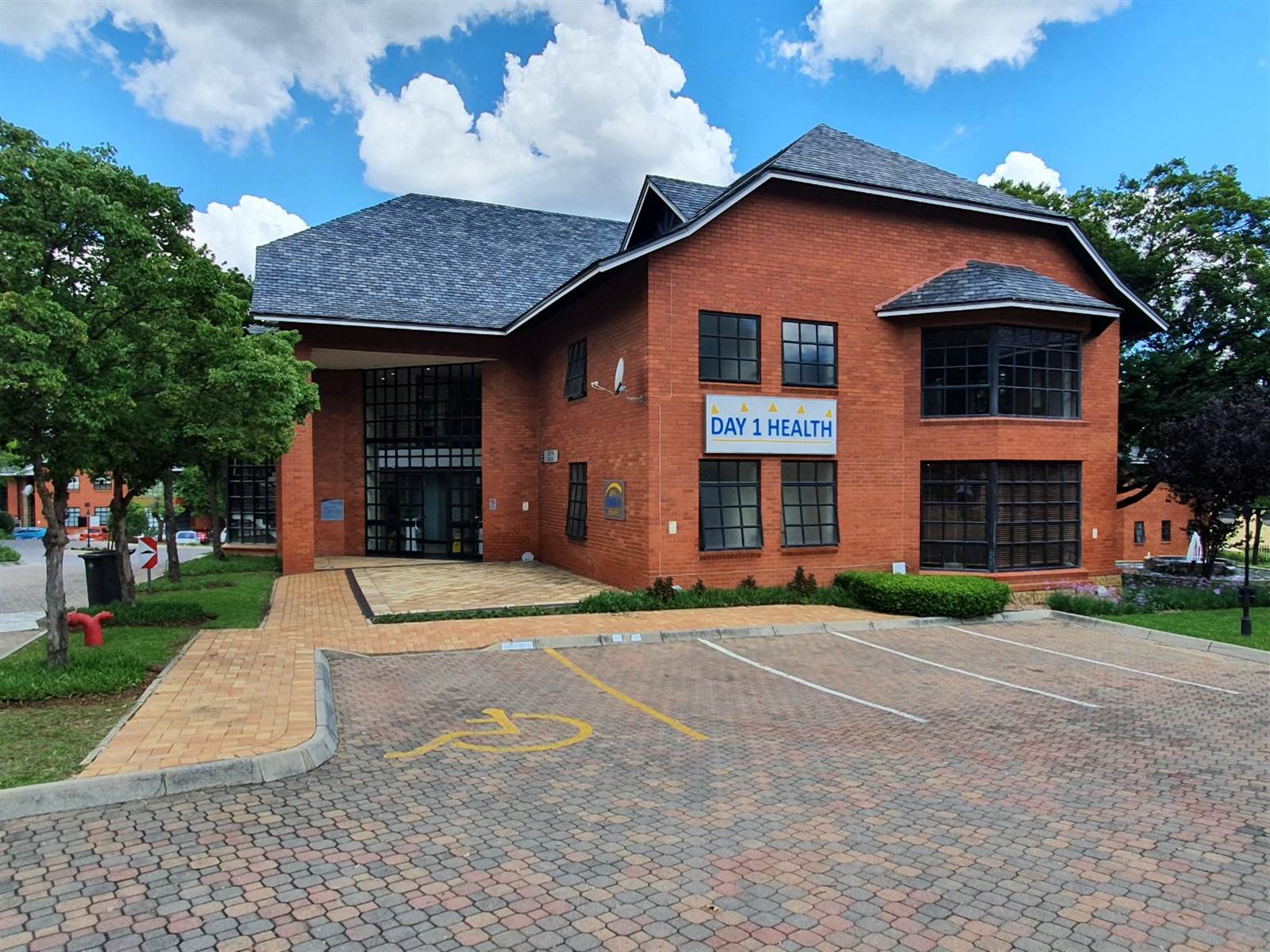 512  m² Commercial space in Bryanston photo number 16