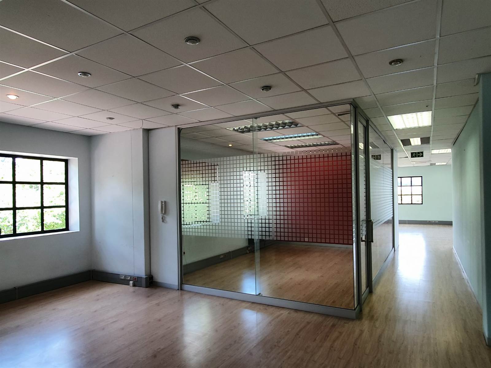 512  m² Commercial space in Bryanston photo number 2